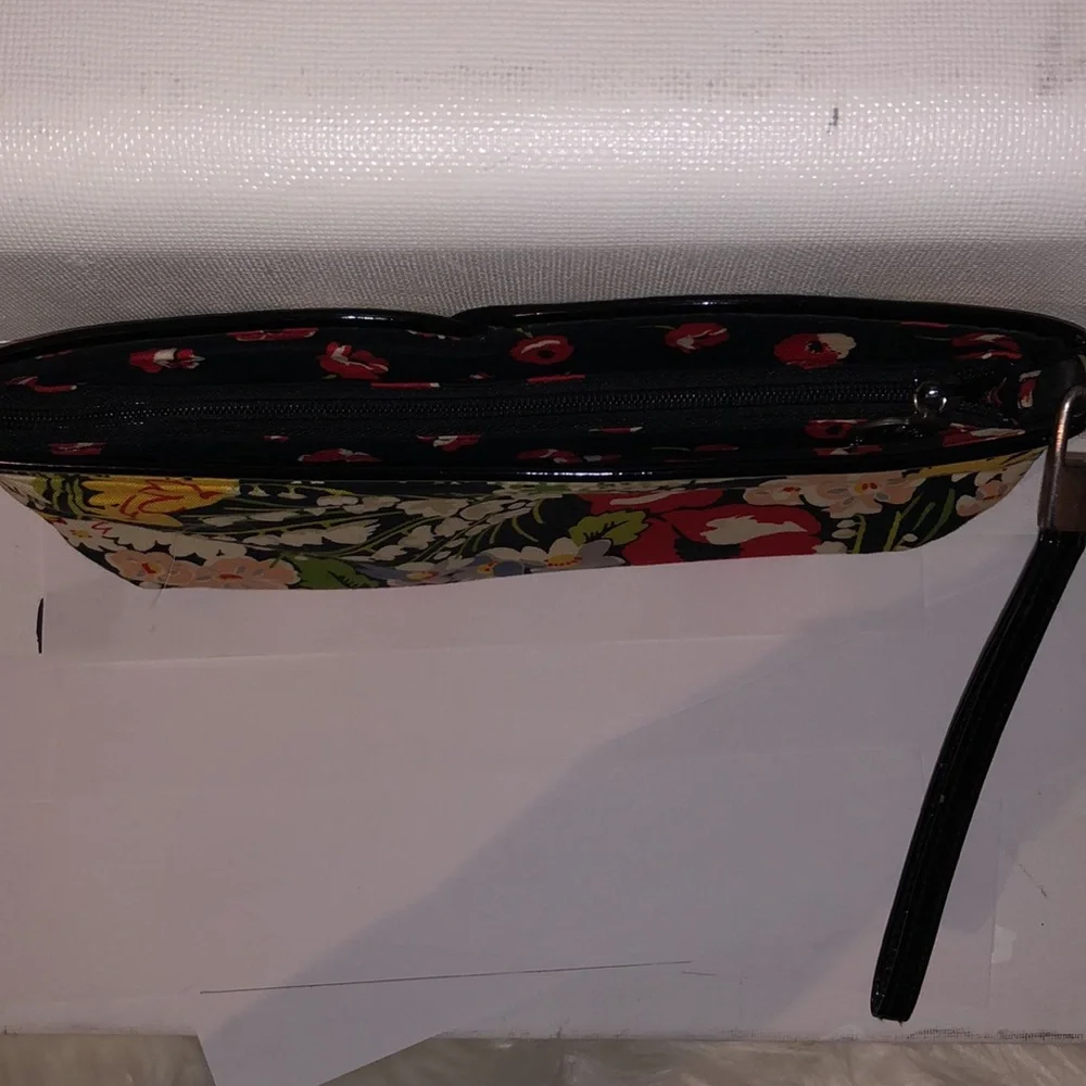 Vera Bradley Poppy Fields Clutch Wristlet …